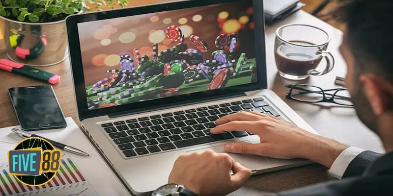 Thông tin cá cược trực tuyến bị can bị khởi tố